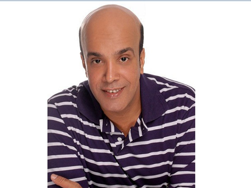 تفاجأ نجوم مسرح مصر بصعود عدد من نجوم الفنّ على خشبة المسرح في نهاية المسرحية.